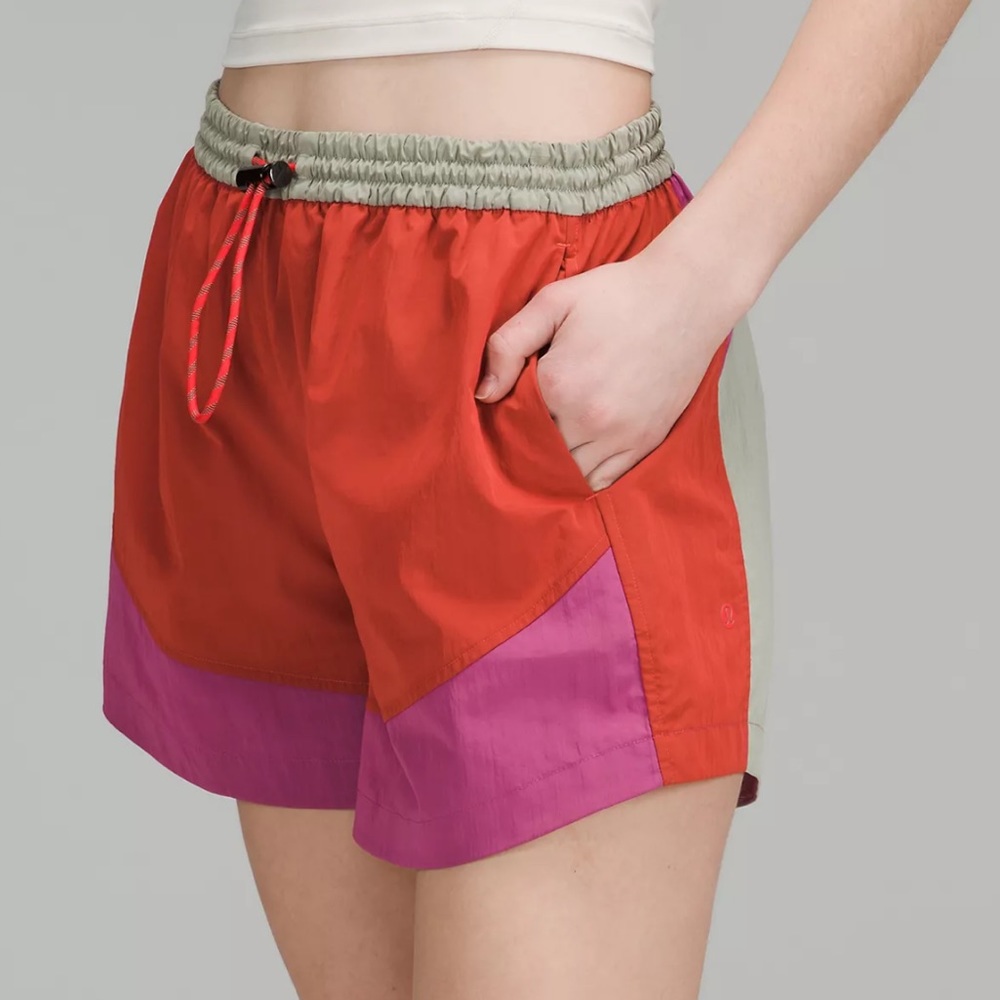 NWT Women’s Lululemon Evergreen HR Short 4.5”